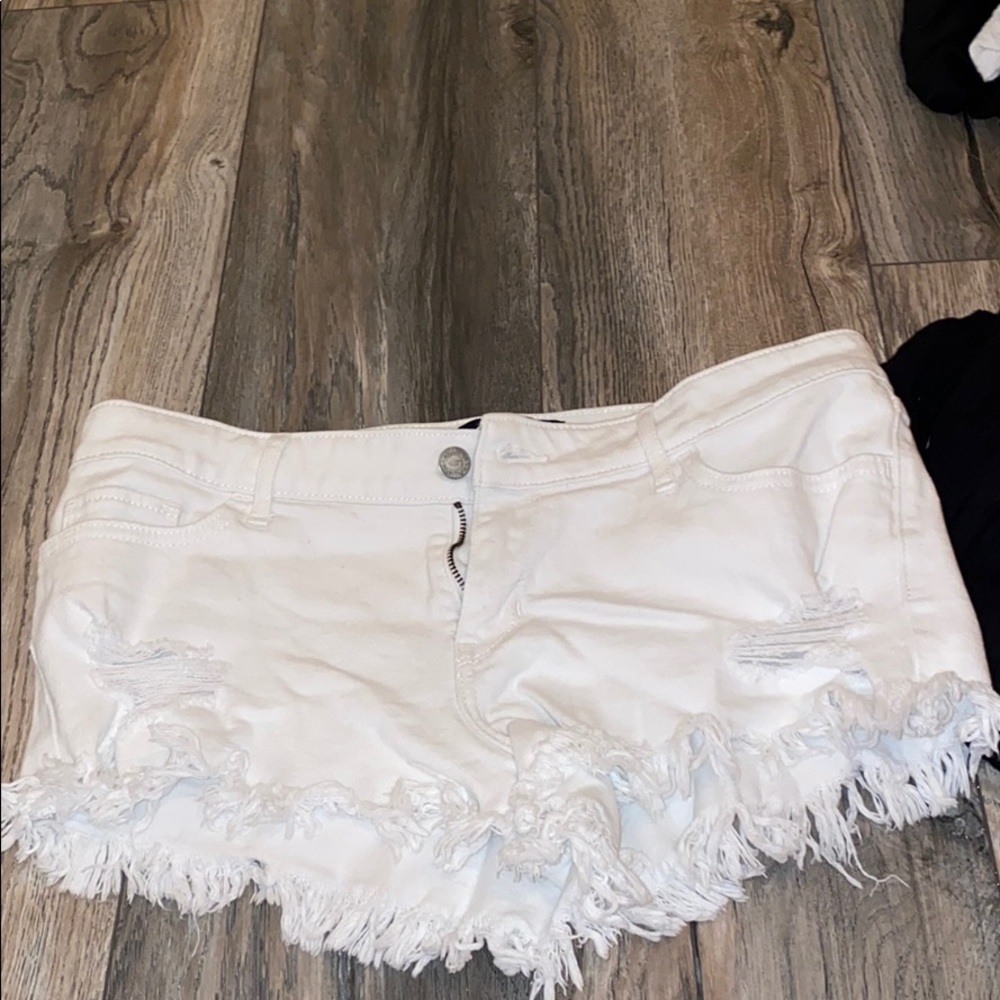 Low rise short-short vintage white denim shorts